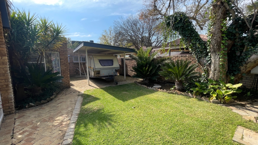 4 Bedroom Property for Sale in Van Der Hoff Park North West